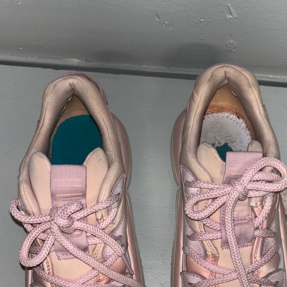 UGG Women's Pink and Cream Sneakers - Picture 5 of 13